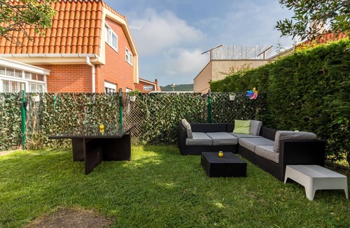 Liencres Apartment | Villa Peral Apartment with Private Terrace and Garden in Liencres