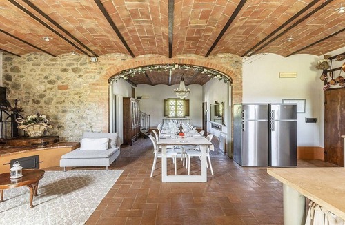 Gallina Villa | Villa Pernice: An elegant and welcoming two-story villa surrounded by the greenery, with Free WI-FI.