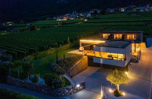 Caldaro Sulla Strada del Vino Apartment | Villa Pernstich - modern apartments