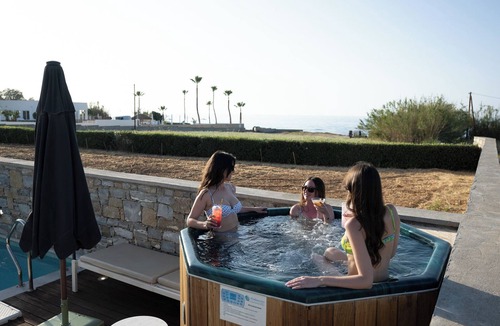 Pigianos Kampos Villa | Villa Persi, Exclusive Villa With Private Beach Facilities