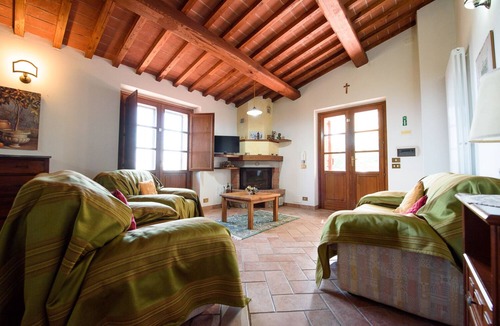 Lisciano Niccone Villa | Villa Perugini, 5 bedrooms split in 3 flats, Trasimeno lake view, private pool