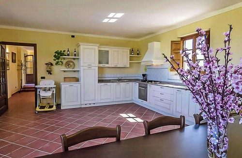 SantʼAndrea di Compito House | Villa Pescheto with private pool close to Lucca