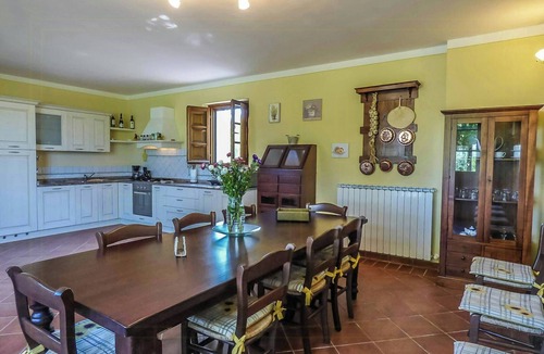 SantʼAndrea di Compito House | Villa Pescheto with private pool close to Lucca