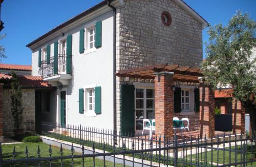 Buici Villa | Villa Petra