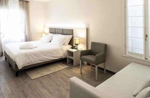 Novellara Hotel | Villa Petra
