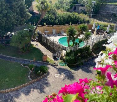 Caprona House | Villa Petri