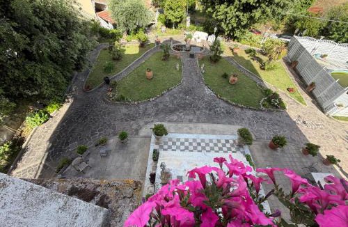 Caprona House | Villa Petri