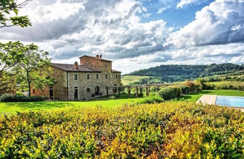 Petrognano Villa | Villa Petrognano by PosarelliVillas