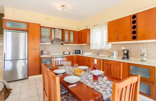 Katavolos Villa | Villa Petros - Three Bedroom Villa, Sleeps 6
