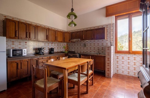 Ricco del Golfo di Spezia Apartment | Villa Pina First floor Villa Apartment 6 guests Near Cinque Terre in nature Balcony Valley View Shared pool Hiking trails
