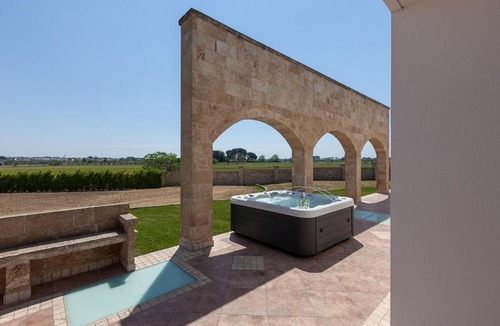 Sogliano Cavour Villa | Villa piscina idromassaggio sauna biliardo m860