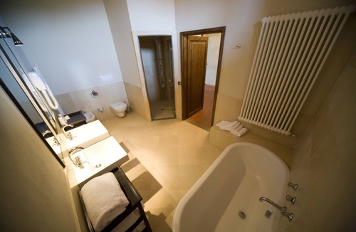 Donnini Hotel | Villa Pitiana