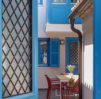 Plaka Villa | Villa Plaka 3BR 9ppl PrivateYard 200m Metro&Museum