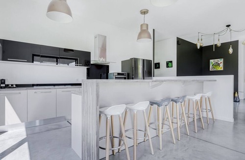 Cavaillon Villa | Villa Platane - Five Bedroom Villa, Sleeps 10
