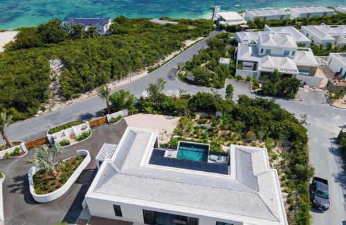 Blue Mountain Villa | Villa Pluto with Private Pool - Skyline Villas