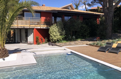Arcachon House | Villa, pool, 200 m from Eyrac beach, south-facing terrace, like a lodge.