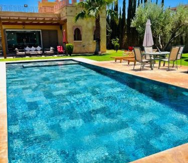 Lalla Takarkoust Villa | Villa privée avec piscine pour familles à Marrakech, Lalla Takerkousst