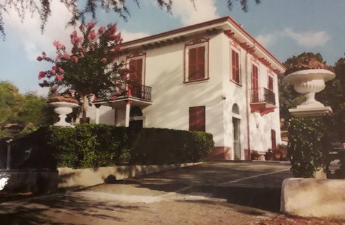 Beverino Villa | VILLA + PRIVATE POOL, BADMINTON, TABLE TENNIS, TABLE FOOTBALL, 5-a-side FOOTBALL