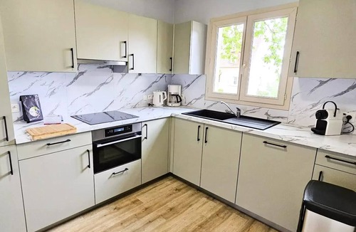 Lanzac Villa | Villa, private pool, semi-detached, 2 bathrooms, sleeps 8