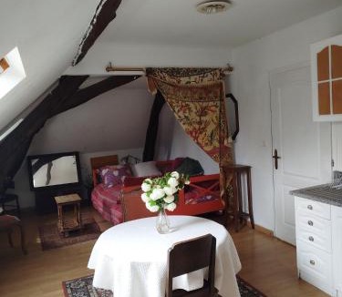 Rouans Apartment | Villa Pronzat