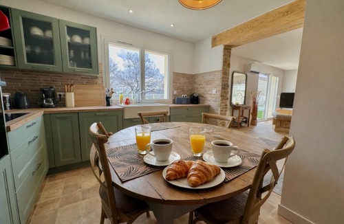 Pierrevert Villa | Villa Provence Luberon - Heated pool & Spa
