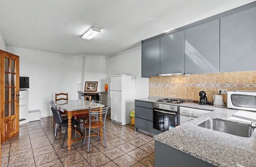 Gondoriz Villa | Villa 'Casa Santo Antonio' with Mountain View, Private Pool and Wi-Fi