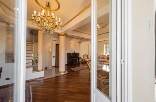 Lecco Bed & Breakfast | Villa Puccini Bed & Breakfast