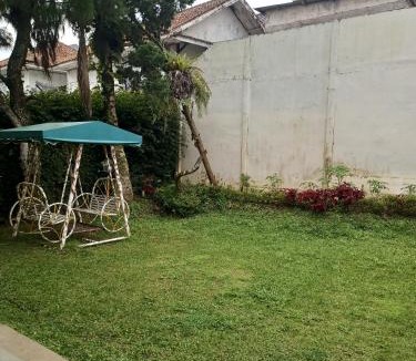 Cipanas Villa | Villa Puncak Resort