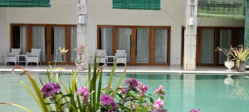 Anturan House | Villa Putih Lovina