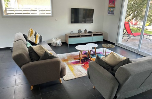 Pessac House | Villa Rafael junior