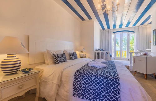 Village da Ferradura Hotel | Villa Raphael