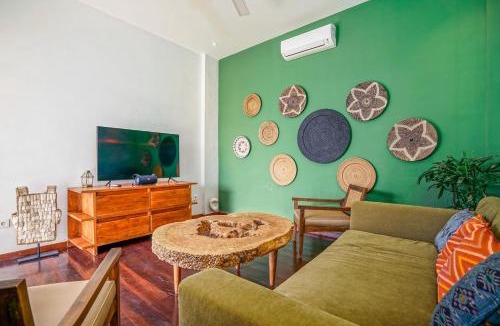 Kalibukbuk Villa | Villa Ravenala - Sumptuous 5BR Luxury Villa 10min away from Lovina in North of Bali
