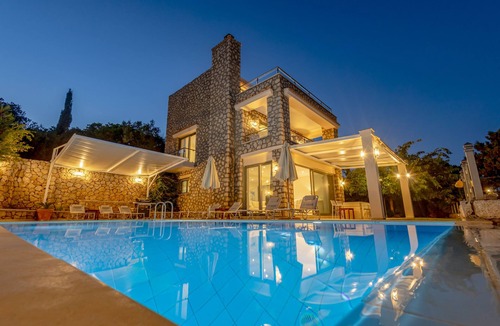 Katouna Villa | Villa Regina, a fabulous 4 bedroom villa, overlooking the Ionian Pelagus!