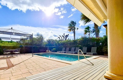 Reus Villa | Villa Reus: Port Aventura, Golf & Costa Dorada
