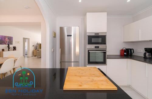 Llano de los Pastores Villa | Villa Reyets 4 bed 3 bath Private Pool