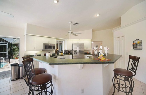 Yacht Club Villa | Villa Ria - Waterfront Home - Pool