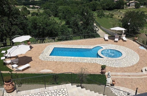 Montefiascone Villa | Villa Rinalda Piccola: A bright and cheerful four-story villa located on top of a small hill, with Free WI-FI.
