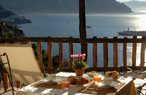 Vettica Villa | Villa Rinascita, family-friendly & next to the sea