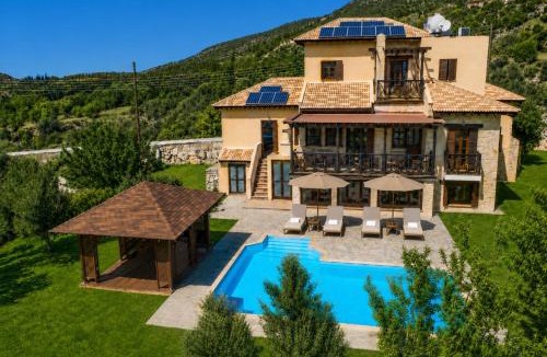 Peristerona Villa | Villa River View