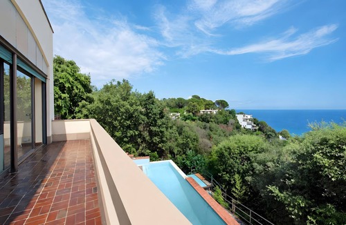 Arenzano Villa | Villa Roberta – Pool, Garden, WiFi & Private Parking, Privacy in the Pinewood