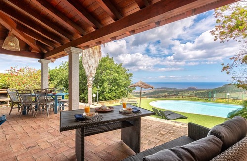 Tergu Villa | Villa 'Roberta with Big Private Pool' with Sea View, Wi-Fi and Air Conditioning