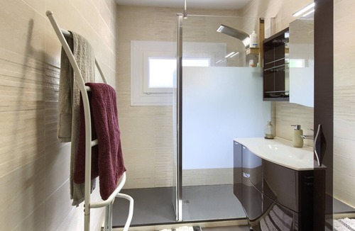 Saint-Aubin-de-Medoc Villa | Villa 'Rodolphe 4' with Private Pool, Private Terrace and Wi-Fi