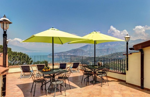 Sant'Agata sui Due Golfi Hotel | Villa Romita
