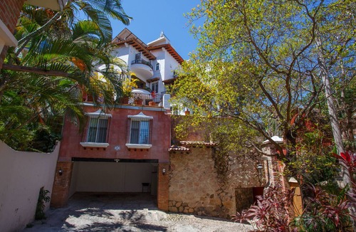 Romantic Zone Villa | Villa Rosa, Romantic Zone, Your Own Maid and Chef, Heated Pool