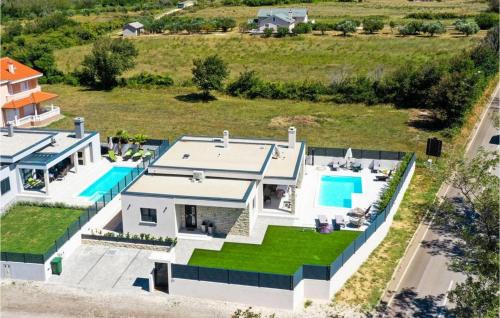 Nin House | Villa Rose