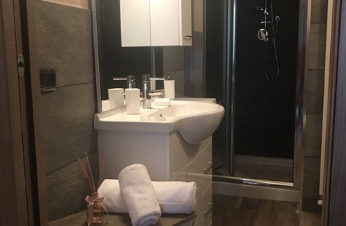 Paruzzaro Bed & Breakfast | Villa Rosy B&B