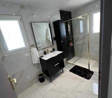 Cavaillon Villa | Villa S
