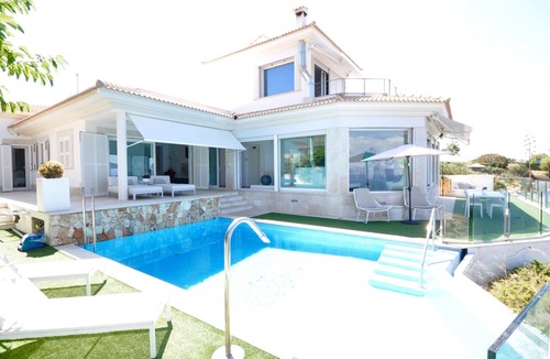 Sa Torre Villa | VILLA SA TORRE. FIRST LINE IN BAHIA DE PALMA. LUXURY MEDITERRANEAN VILLA