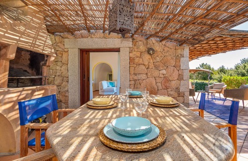 San Teodoro Villa | Villa "Sa Villa Cala Ginepro" with Sea View, Garden and Wi-Fi