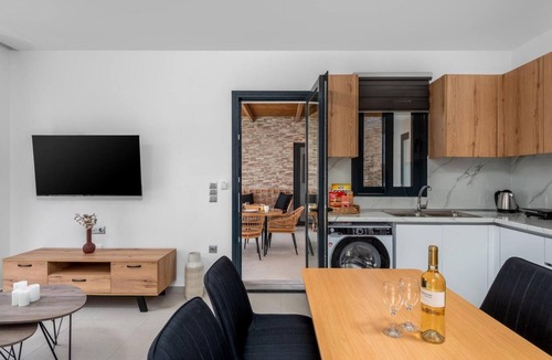 Petaloudes Villa | Villa Salty Sun 5 - Two Bedroom Villa, Sleeps 4